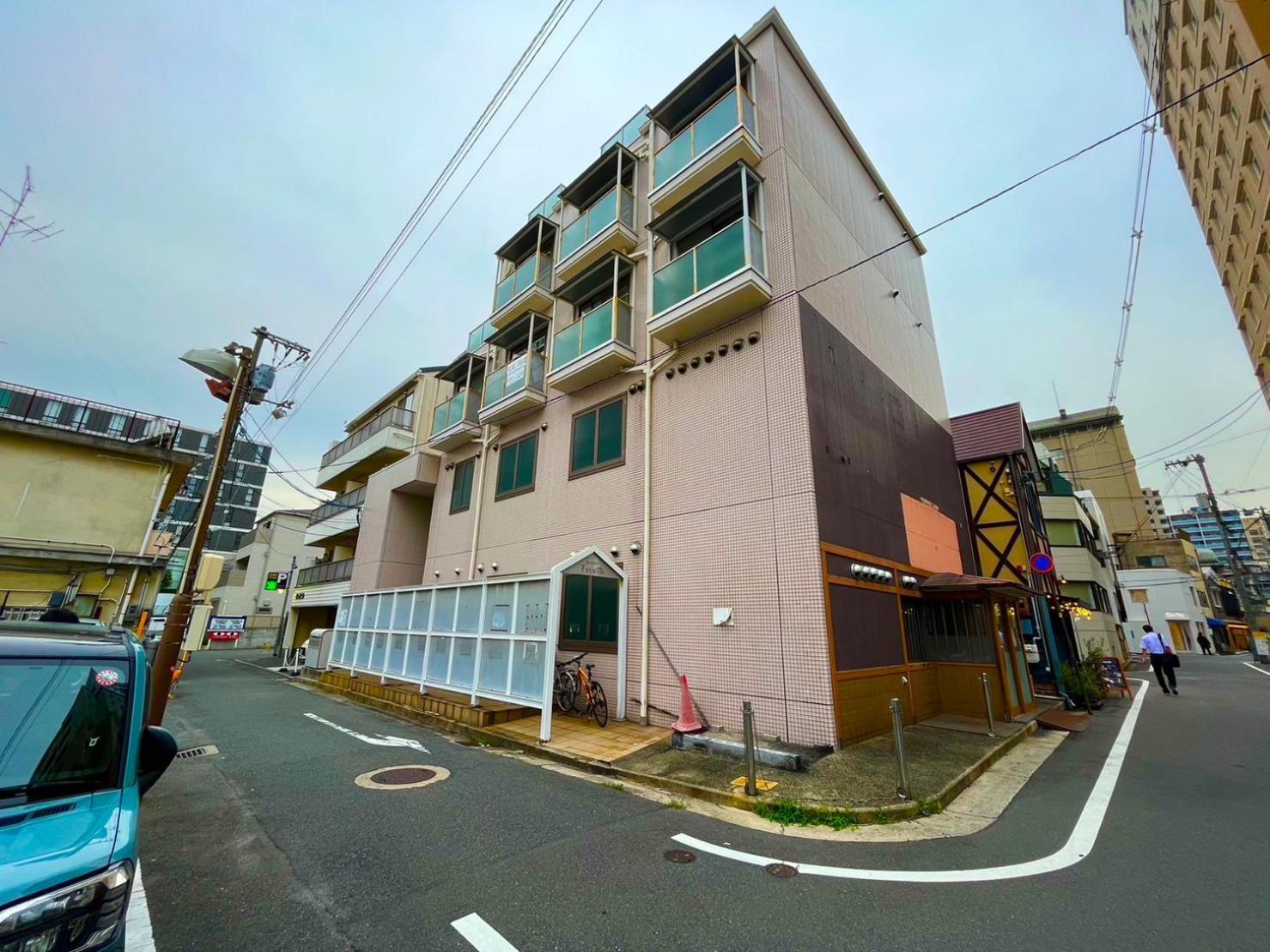 東横のヨコ Apartamento Okayama Exterior foto