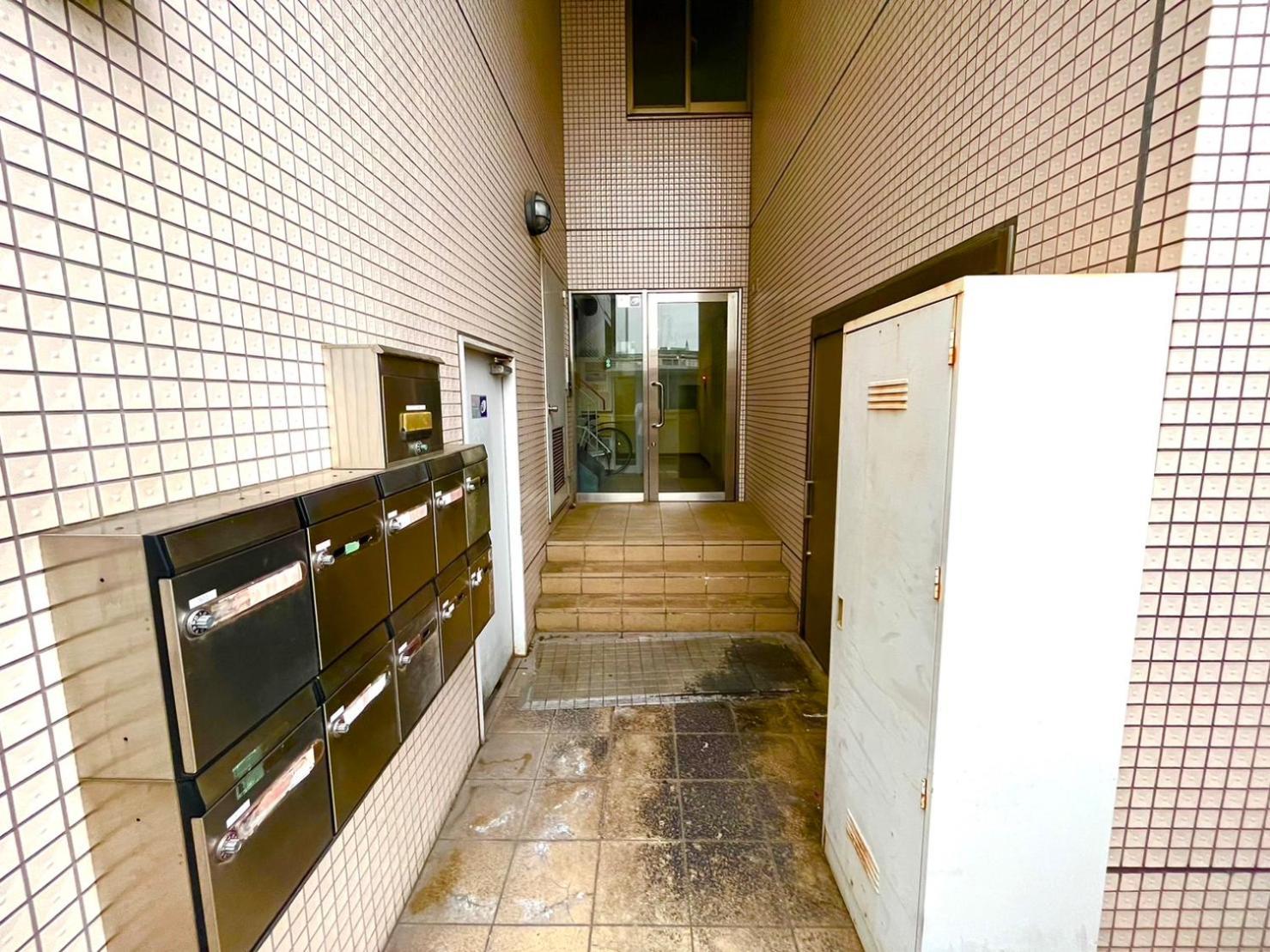 東横のヨコ Apartamento Okayama Exterior foto